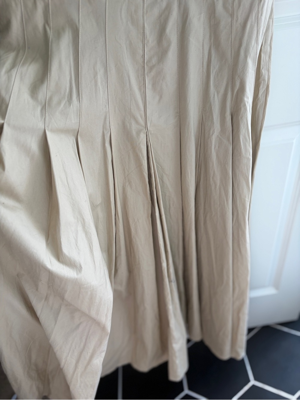 Like new size 12 Chadwick’s vintage shirt dress in tan/beige. SO flattering. - Picture 6 of 11